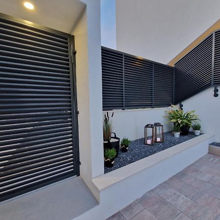 Apartman Marcelina 1 With Private Pool Trogir Dış mekan fotoğraf