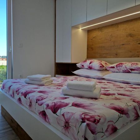 Apartman Marcelina 1 With Private Pool Trogir Dış mekan fotoğraf