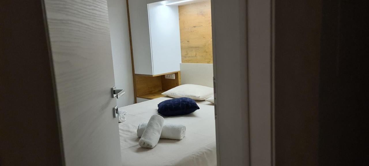 Apartman Marcelina 1 With Private Pool Trogir Dış mekan fotoğraf