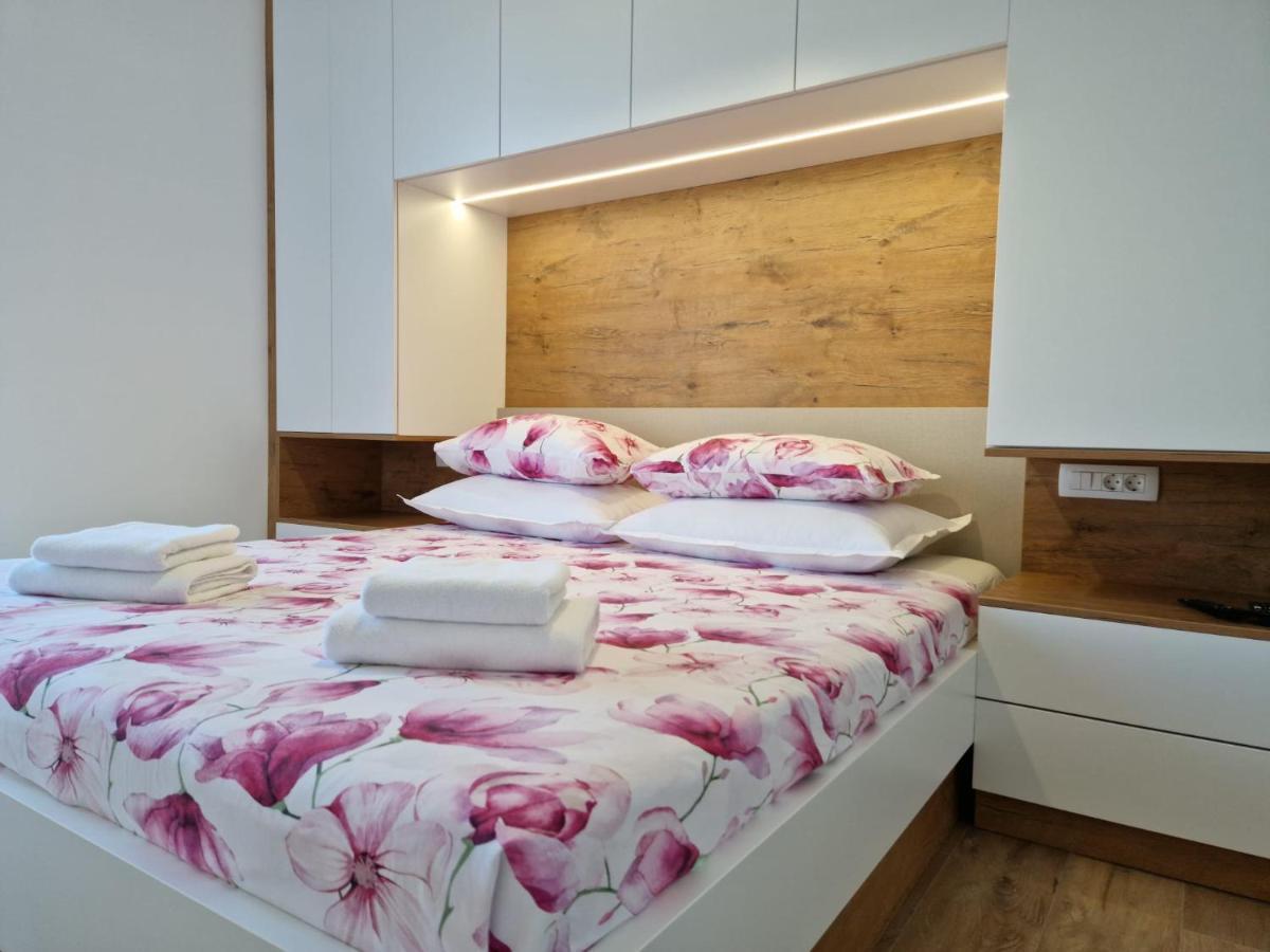 Apartman Marcelina 1 With Private Pool Trogir Dış mekan fotoğraf